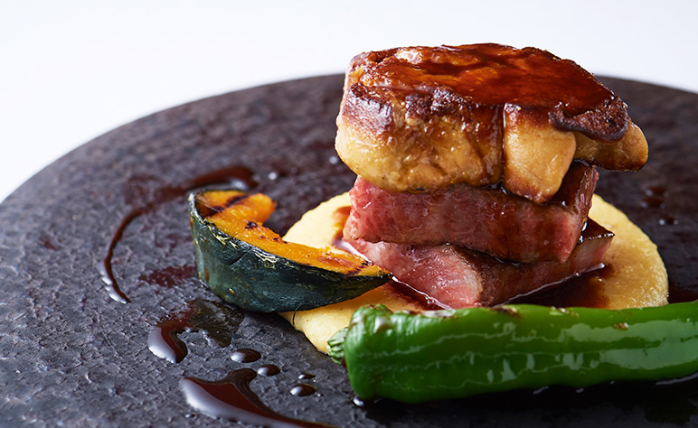 Charcoal-grilled Kobe beef sirloin
                  Foie gras, Rossini-style
                  Sautéed foie gras with truffle sauce
